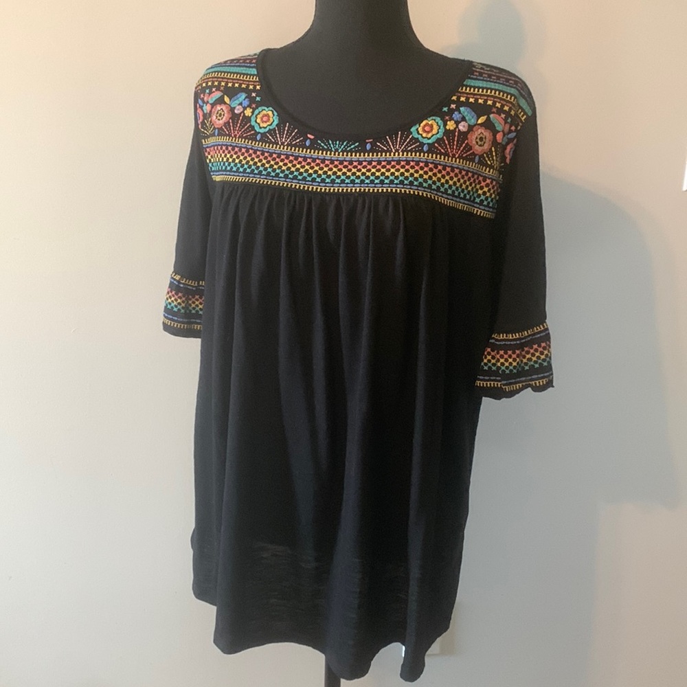 Cute faux embroidery, Central American style.